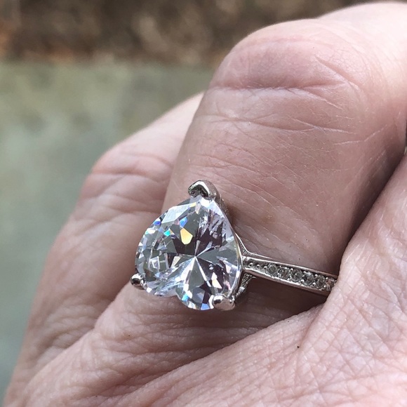 🚨50% off! 4ct 5A 925 Sterling Stunning Heart Ring! GORGEOUS RING! - Picture 14 of 16